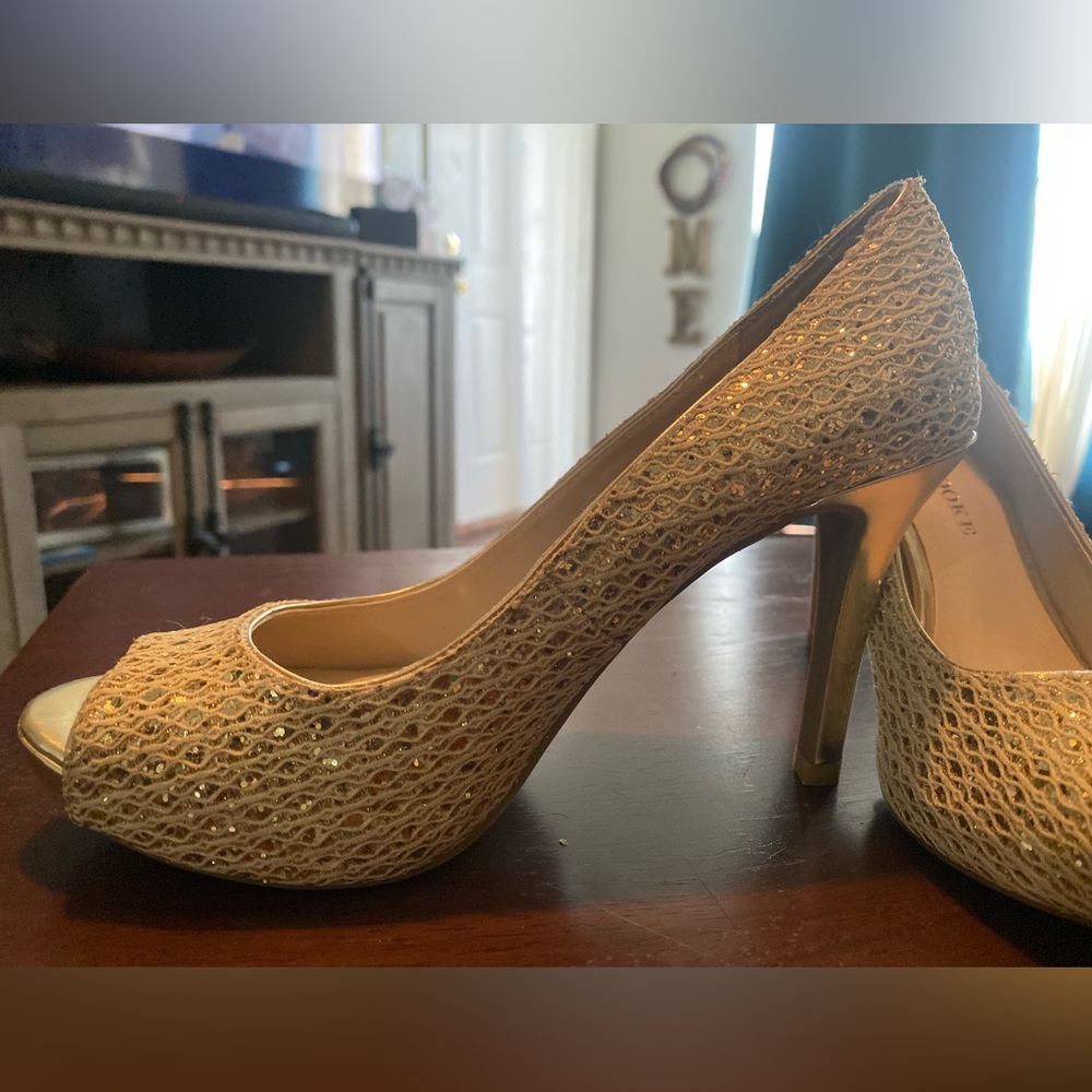 4” Gold glitter peep toe Audrey Brooke heels, size 6, worn ONCE